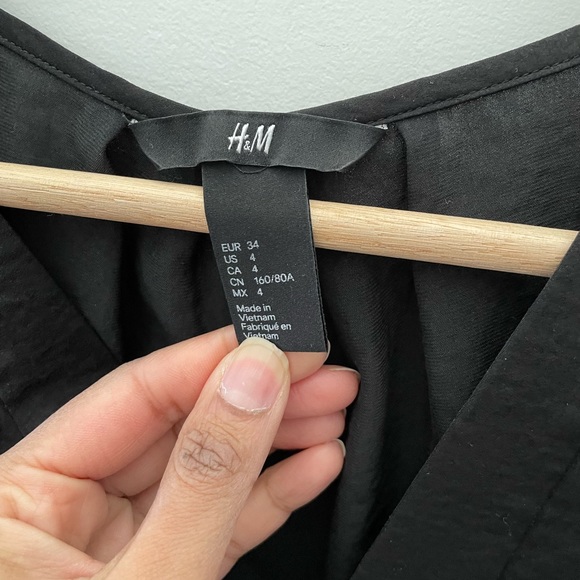 H&M blouse - Picture 2 of 2